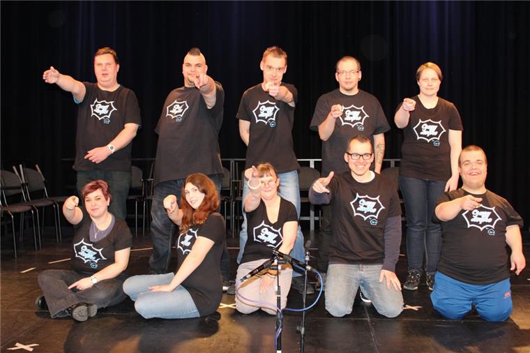 Freuen sich schon auf ihren Auftritt im TiF: Die Mitglieder der Theatergruppe Crazy Impro der Elbe-Weser Werkstätten. 