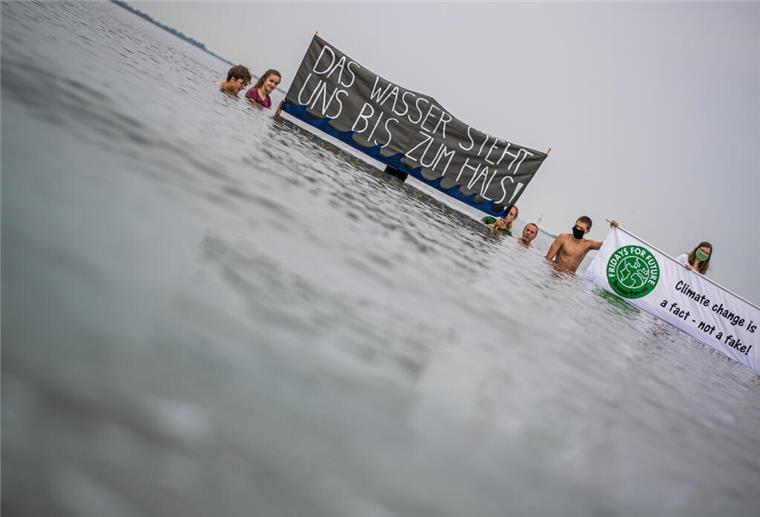 Fridays For Future-Aktivisten aus Bremerhaven machen auf die Klimakrise aufmerksam. (Symbolbild)