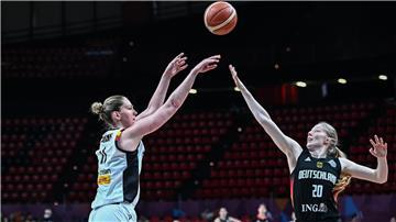 Frieda Bühner und Co. streckten sich gegen Belgien um Topstar Emma Meesseman vergeblich.