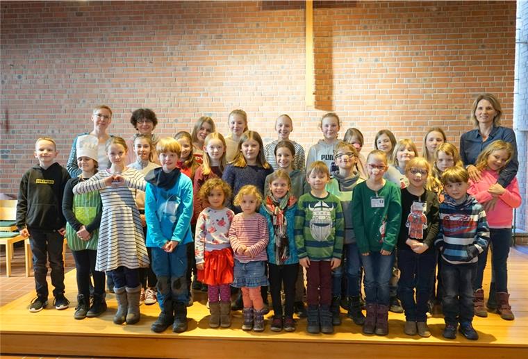 Übung macht den Meister: Langener proben für biblisches Musical Fröhlich ist die Tuppe für das Kindermusical der St. Petri Kirche in Langen. Sie freuen sich schon auf die Aufführung. Peter Müller