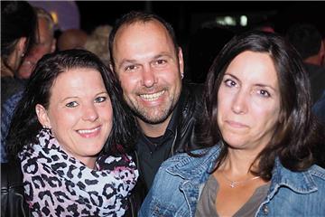 Fröhliche Gesichter am Freitagabend beim Langener Stadtfest.