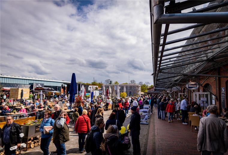 Bremerhaven feiert die 35. Fischparty am 26. und 27. April Fröhliches Treiben im Schaufenster