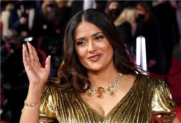 Schauspielerin Salma Hayek steht auf dem roten Teppich