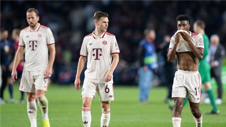Effenberg plädiert für taktische Änderungen beim FC Bayern Frust nach dem 1:4 in Barcelona: Harry Kane (l-r), Joshua Kimmich und Kingsley Coman.