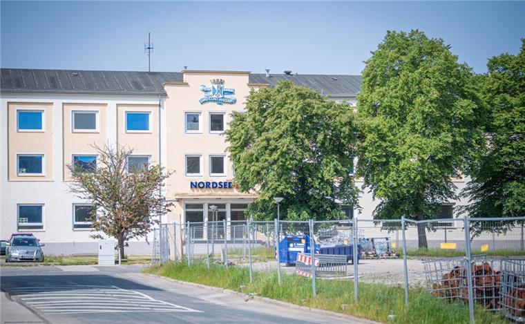 Für 7,5 Millionen Euro wird das ehemalige Nordsee-Firmengebäude am Handelshafen in Bremerhaven umgebaut.