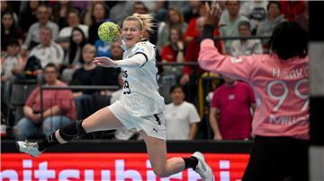Für Antje Döll war es das erste Spiel als deutsche Kapitänin. 