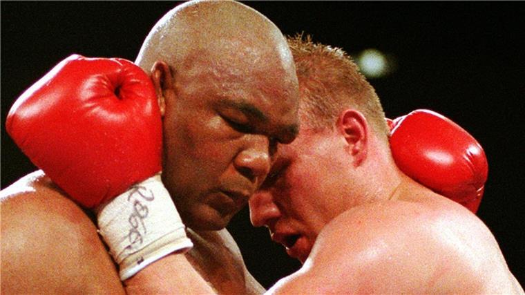 Ex-Boxer Schulz: „George war etwas ganz Besonderes“ Für Axel Schulz (r) war der Kampf gegen George Foreman „das Größte“.