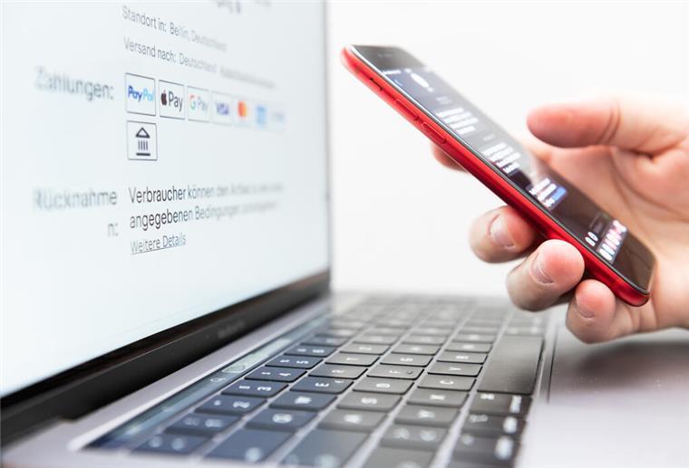 Identitätsdiebstahl: Wann die Alarmglocken läuten sollten Handy und Laptop