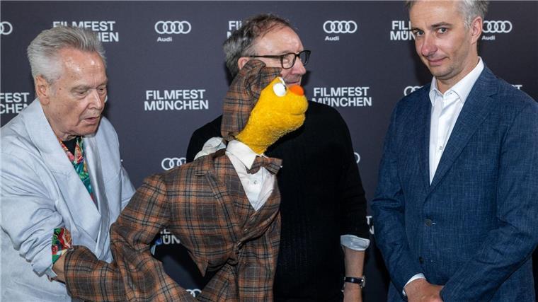 Weltpremiere: „Hallo Spencer“-Erfinder kämpft mit Tränen Für Böhmermann ist „Hallo Spencer“ ein Stück Kindheit