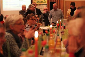 Für Bürgermeister Wolf Vogel (hinten links) ist der „Tag es Ehrenamtes“ eine wichtige Veranstaltung, um denen, die sich freiwillig und unentgeltlich für andere einsetzen, danke zu sagen. 