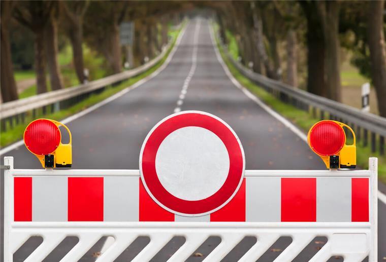 Für das Beseitigen von Fahrbahnschäden werden verschiedene Landstraßen in der Wesermarsch demnächst gesperrt. 
