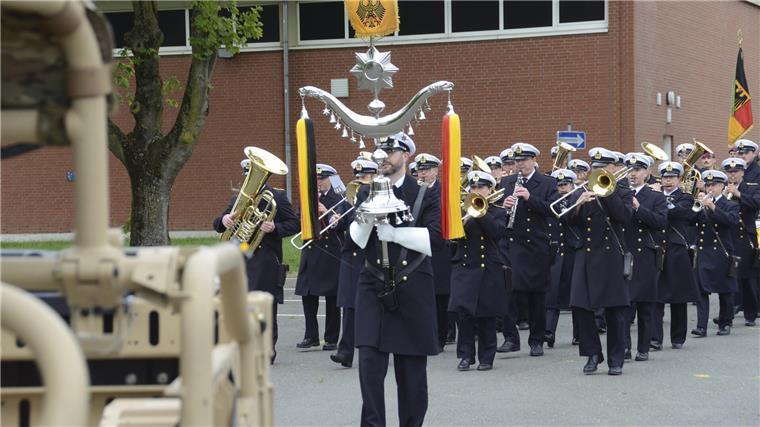 Für den musikalischen Rahmen sorgte das Marinemusikkorps.