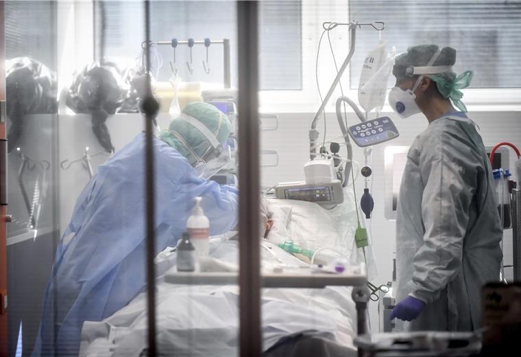 Für die Kliniken in der Region ist es momentan wichtig, für Corona-Patienten nach Möglichkeit Betten vorzuhalten. (Themenbild)