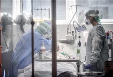 Für die Kliniken in der Region ist es momentan wichtig, für Corona-Patienten nach Möglichkeit Betten vorzuhalten. (Themenbild)