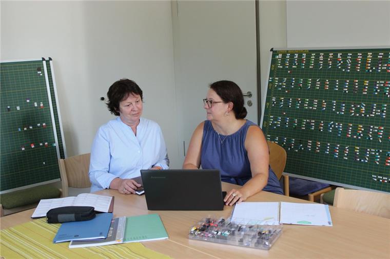 Für die neue Schulleitung der ehemaligen Grundschule Klostergang, die jetzt an der Kanalstraße beheimatet ist, Rektorin Anke Reinert (links) und ihre kommissarische Stellvertreterin Doreen Solty, gab es in den letzten Wochen viel zu tun.