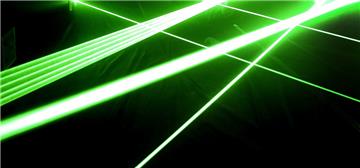 Für einige Leute gehört mittlerweile auch ein stattlicher Laser zur Weihnachtsbeleuchtung. In Lehe rief das jetzt die Polizei auf den Plan.