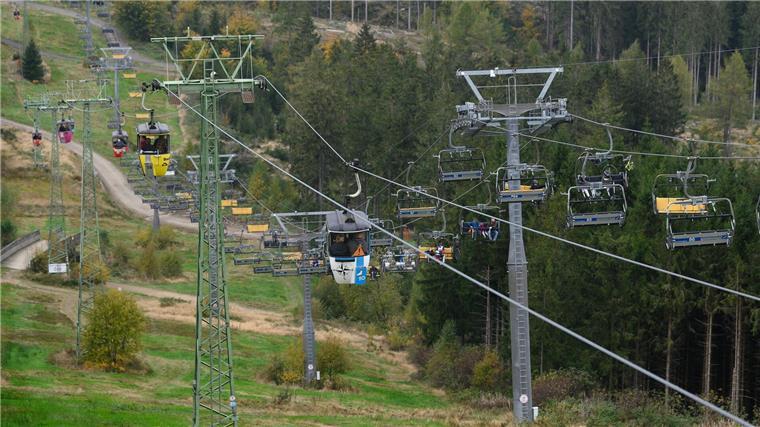 Für Mountainbiker öffnen im Harz zur Osterzeit die Bikeparks. (Archivbild) 