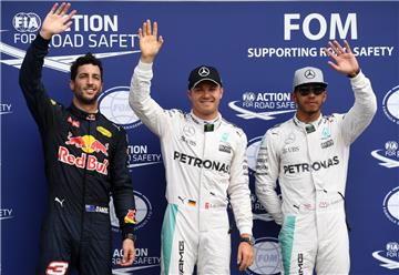 Für Nico Rosberg (Mitte) läuft es bestens: Beim  Qualifying auf dem Hockenheimring  holte sich der 31-Jährige die Pole-Position vor Lewis Hamilton (rechts) und Daniel Ricciardo.  