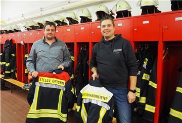 Für Niels Muskulus (links), stellvertretender Ortsbrandmeister, und Patrick Kirmes, Ortsbrandmeister, ist das Ehrenamt bei der Ortsfeuerwehr in Phiesewarden mehr als nur ein Hobby.