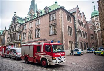 Für Polizei und Feuerwehr kam es wegen eines verdächtigen Briefes in Bremen zum Einsatz.