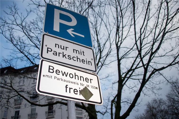 Für viele Straßen mit Parkautomaten in Bremerhaven, können Anwohner nun eine Ausnahmegenehmigung zum Parken beantragen.