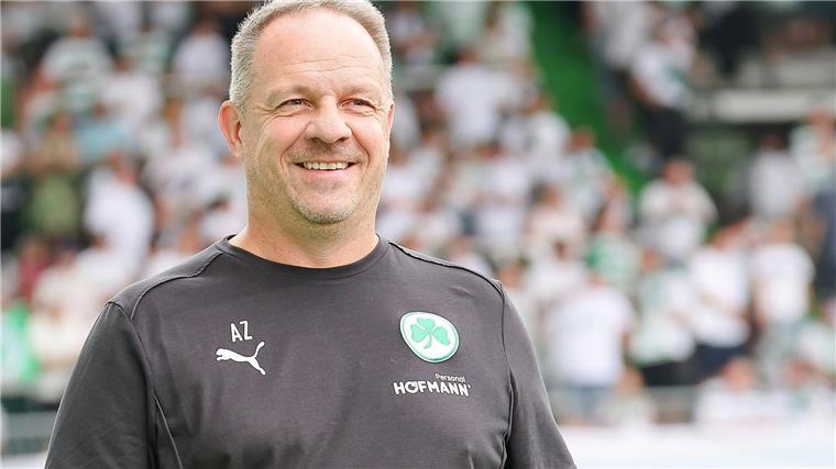 Zorniger an Spieler-Umfeld: Redet über Autos, Frauen, Kochen Fürth-Trainer Alexander Zorniger will jungen Spielern etwas den Druck nehmen.