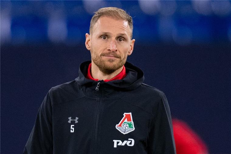 Ex-Schalker Höwedes äußert sich zu Rassismus Fußballprofi Benedikt Höwedes kritisiert die Ministerpräsidenten-Wahl in Thüringen und fordert eine entschiedenere Haltung gegen Rassismus in Deutschland.