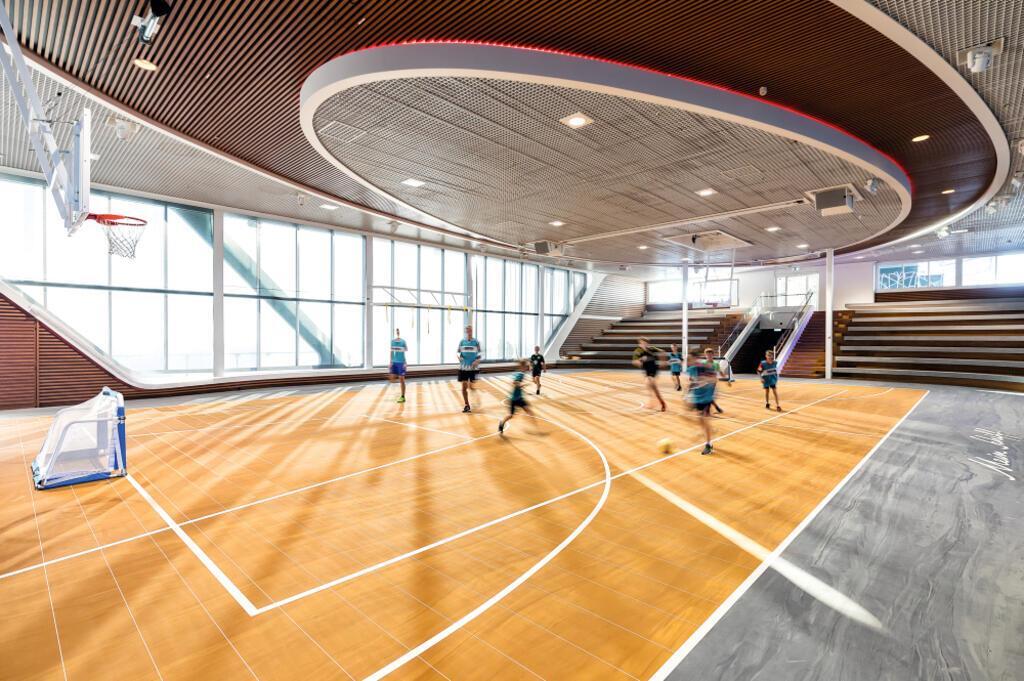 Gäste spielen Fußball