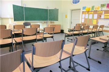 Ganze Klassen (Symbolfoto) wurden zum Beispiel in der Altwulsdorfer Schule nach Hause geschickt, weil Lehrer krank waren.