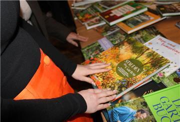 Gartenbücher gibt es zuhauf. Der Deutsche Gartenbuchpreis und der European Garden Book Award küren jedes Jahr die besten Werke.
