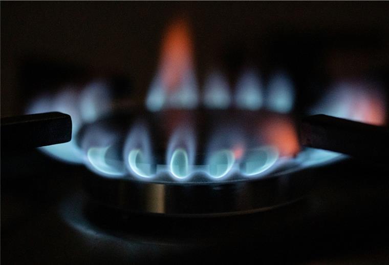 Bundesregierung beruft Gas-Krisenstab ein Gasflamme
