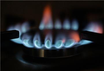 Flammen eines Gasherdes lodern.