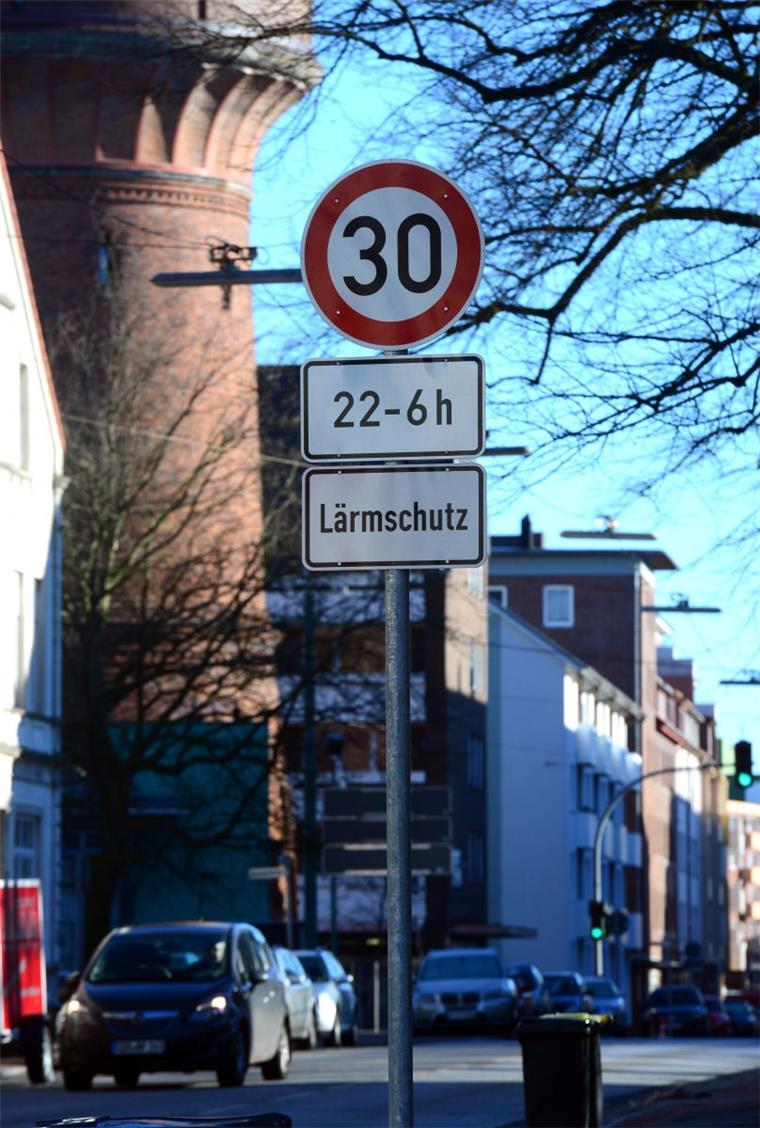 Tempo 30 nur noch nachts Geänderter Lärmschutz in Bremerhaven-Geestemünde: In der Straße An der Mühle gilt Tempo 30 nun nur noch nachts zwischen 22 und 6 Uhr.