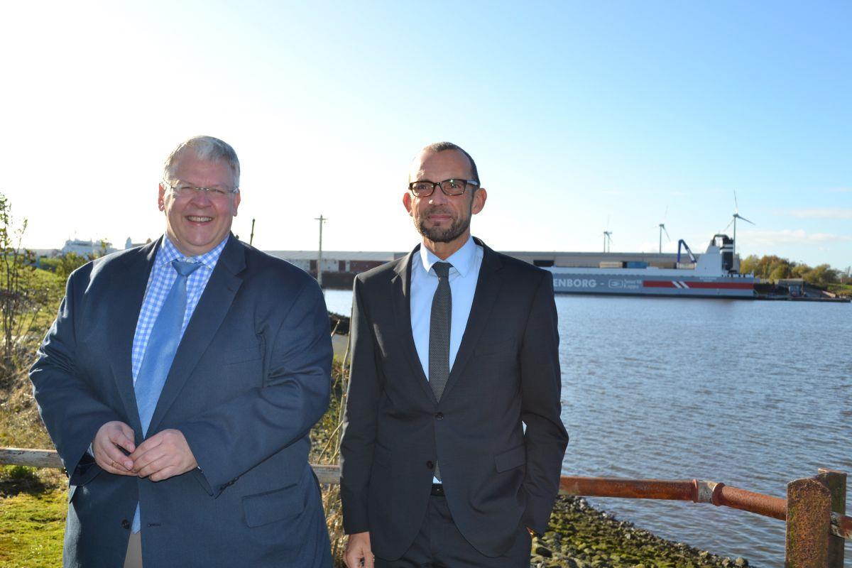 Gefährden sie den Offshore-Terminal? Unsinn, sagen Jens Eckhoff (links) und Thomas Röwekamp von der CDU-Bürgerschaftsfraktion. Sie bieten einen "Plan B" für den Fall, dass der OTB vor Gericht scheitert.