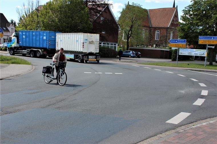Gefährlich für Fahrradfahrer ist das Überqueren des Stadlander Platzes, an dem zwei viel befahrene Straßen zusammentreffen.