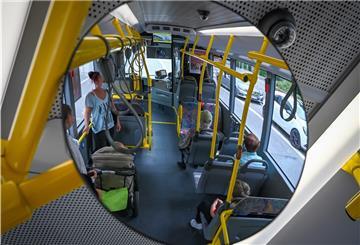 Geflüchtete Menschen aus der Ukraine können auch in Bremerhaven und im Kreis Cuxhaven kostenlos mit Bus und Bahn fahren.