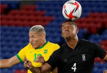 Gegen Brasilien lief es für das deutsche Team um Felix Uduokhai (rechts) nicht so gut. Sonntag müssen die Olympia-Fußballer gegen Saudi-Arabien antreten.