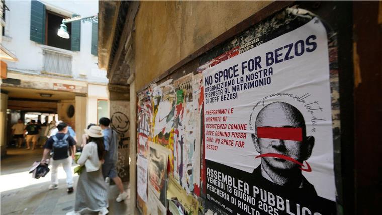 „Kein Raum für Bezos“ - Venedig streitet über Promi-Hochzeit Gegen die Hochzeit von Amazon-Gründer Jeff Bezos und Laura Sánchez gibt es Proteste.