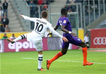 Gegen Gladbach machte Fallou Diagne (rechts) sein letztes Spiel in der Bundesliga.