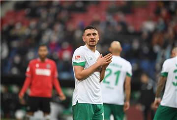 Gegen Schalke muss Werder auf Milos Veljkovic verzichten.