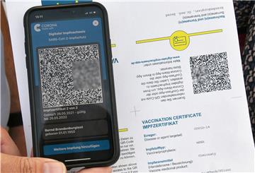 Geimpfte können sich den digitalen Impfnachweis nun in Apotheken besorgen.