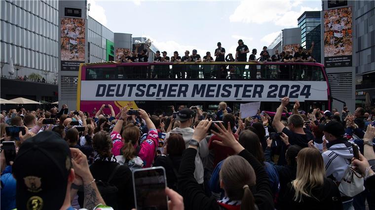 Gelten wieder als Topfavorit: Titelverteidiger Eisbären Berlin
