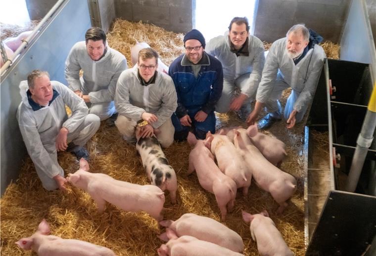 Gemeinsam für mehr Tierwohl: Dr. Andreas von Felde (Landwirt, von links), Jan-Peter Mehring (Mühlenbeck Fleischwaren), Harm Böckmann (Brand Qualitätsfleisch), Henning Renk (Landwirt), Christoph Lülfs (Landwirt) und Dr. Rudolf Lüdemann (Ferkelzüchter).