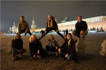 Gemeinsam mit anderen Austauschstudenten hat Nadine Schiller (Mitte, oben) auch die russische Hauptstadt Moskau besucht.