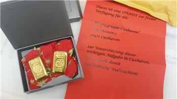 Genauso liebevoll verpackt wie für den Hospizverein hat der Spender auch die Goldbarren für das Tierheim. Die beiden gemeinnützigen Initiativen können die  unverhoffte Zuwendung sehr gut gebrauchen. 