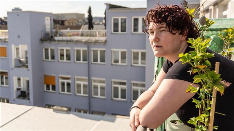 „Zwischen Not und Neustart“ - Reportage über Leben in Armut Genoveva muss auf jeden Cent achten.