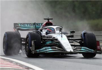George Russell aus Großbritannien von Team Mercedes sichert sich in Ungarn in letzter Sekunde die Pole Position.