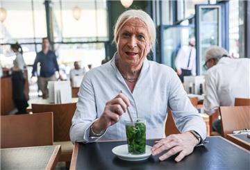 Georgine Kellermann hat ein Buch verfasst: „Georgine - Der lange Weg zu mir selbst“.