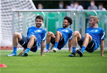 Gerrit Holtmann (links) hat sich im Training des VfL Bochum verletzt.