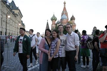 Gesche, Josephine, Jonathan und Frederik Klaustermeyer leben in Russland und genießen die Fußball-Weltmeisterschaft. 
